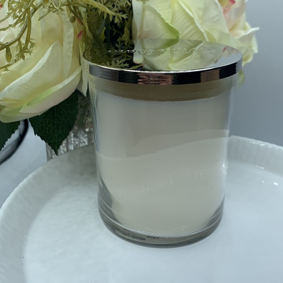 Bath & Body Works Endless Weekend Signature Single Wick Candle - Picture 2 of 4